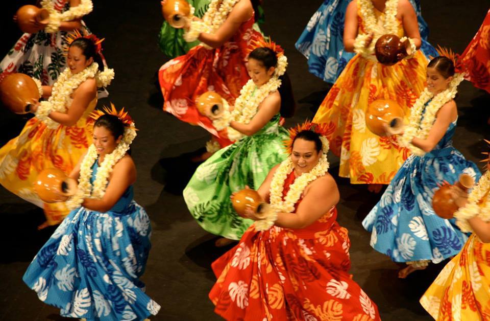 Hula O Hawai’i 1. „Hula ’Oni E“ Presse Theater Akzent