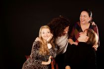 SiA Weibsbilder - mit Angelika Kirchschlager, Ulrike Beimpold, Maria Happel und Arabella Cortesi © Archiv Theater Akzent SiA Weibsbilder - mit Angelika Kirchschlager, Ulrike Beimpold, Maria Happel und Arabella Cortesi © Archiv Theater Akzent