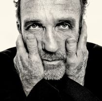 Der verlogene Heurige - Karl Markovic © Till Brönner Der verlogene Heurige - Karl Markovic © Till Brönner