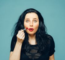 Humor tut gut 2022 - Nadja Maleh © Markus van der Man Humor tut gut 2022 - Nadja Maleh © Markus van der Man