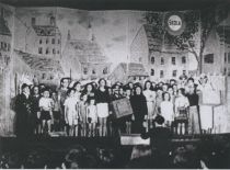 Brundibar - Aufführung von Brundibár in Theresienstadt &copy; Národní Filmový Archiv, Prag