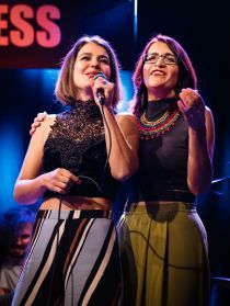 Benefizkonzert für Rojava - Özlem Bulut und Sakina Teyna &copy; Georg Cizek-Graf