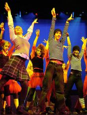 XMAS Home -1 - Das neue Weihnachtsjugendmusical des Performing Center Austria mit 35 jungen Talenten im Alter von 10 - 18 Jahren © akzent.at XMAS Home -1 - Das neue Weihnachtsjugendmusical des Performing Center Austria mit 35 jungen Talenten im Alter von 10 - 18 Jahren © akzent.at